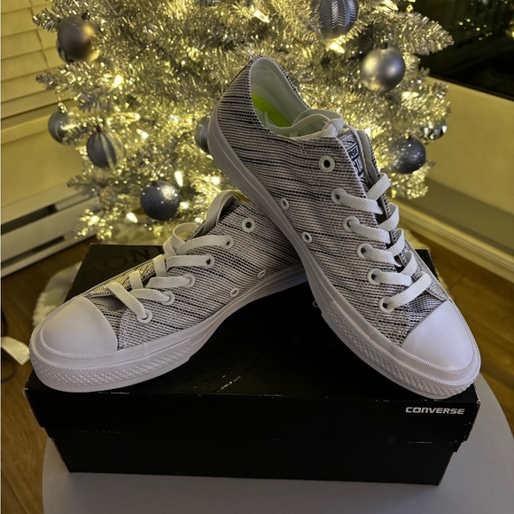 Brand New - Never worn converse - All Star Chuck Taylor’s 2 - Picture 4 of 9